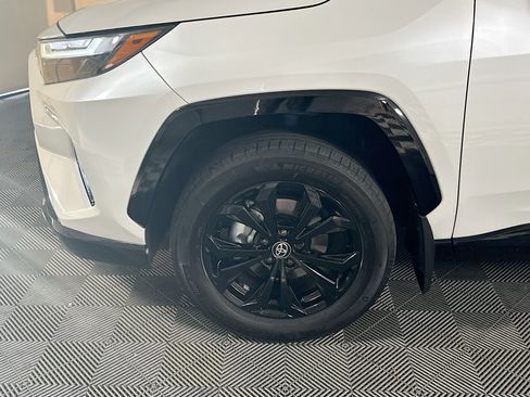 Used 2025 Toyota RAV4 XSE w/ Weather Package AWD/4WD image 11