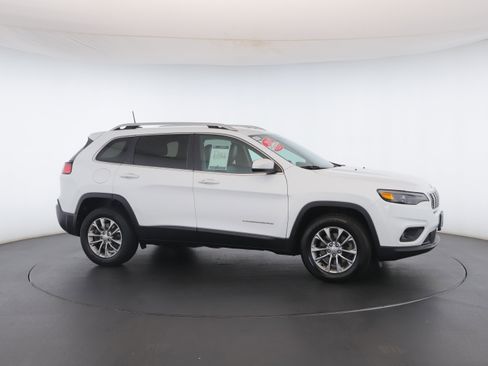 Used 2019 Jeep Cherokee Latitude Plus image 29