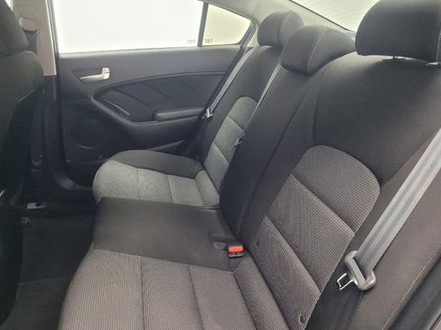 Used 2018 Kia Forte LX image 18