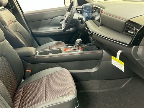 New 2025 Nissan Kicks SR w/ SR Premium Package image 23