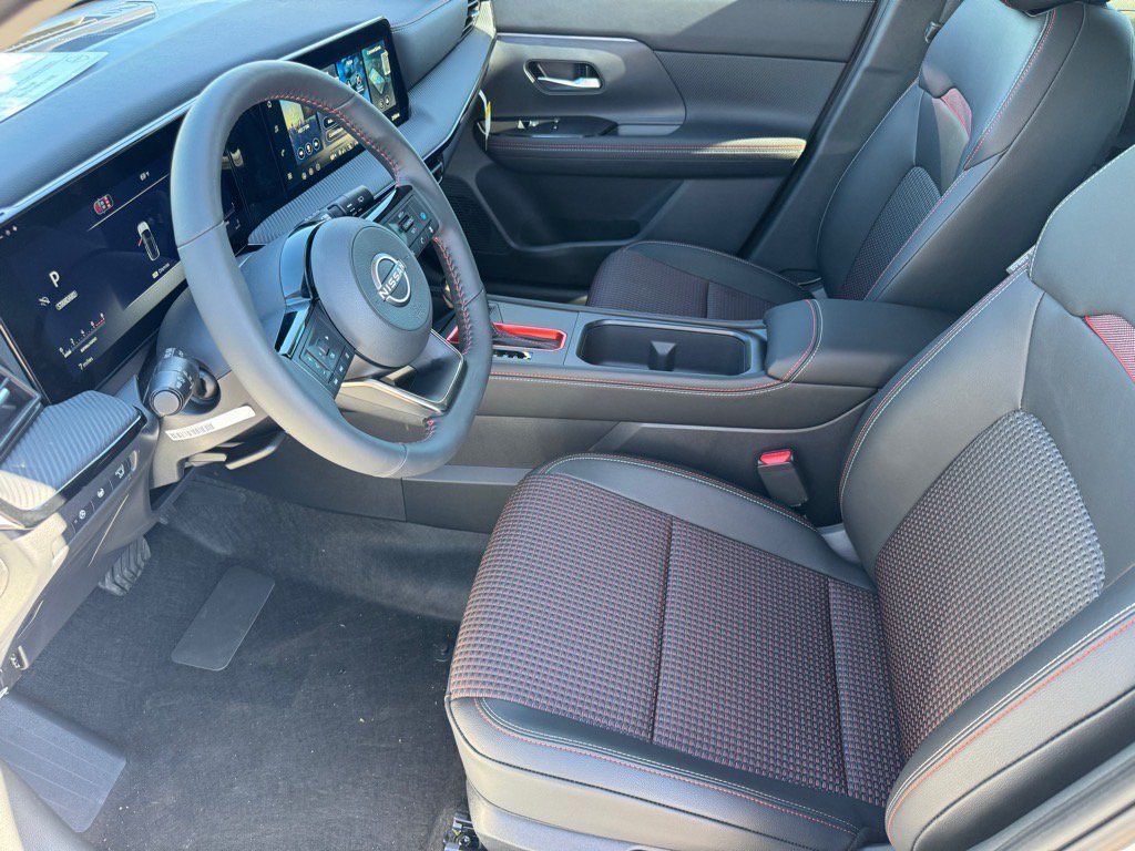 New 2027 Nissan Kicks SR FWD image 10