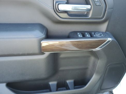 Used 2022 Chevrolet Silverado 2500 LT w/ Z71 Sport Edition image 16