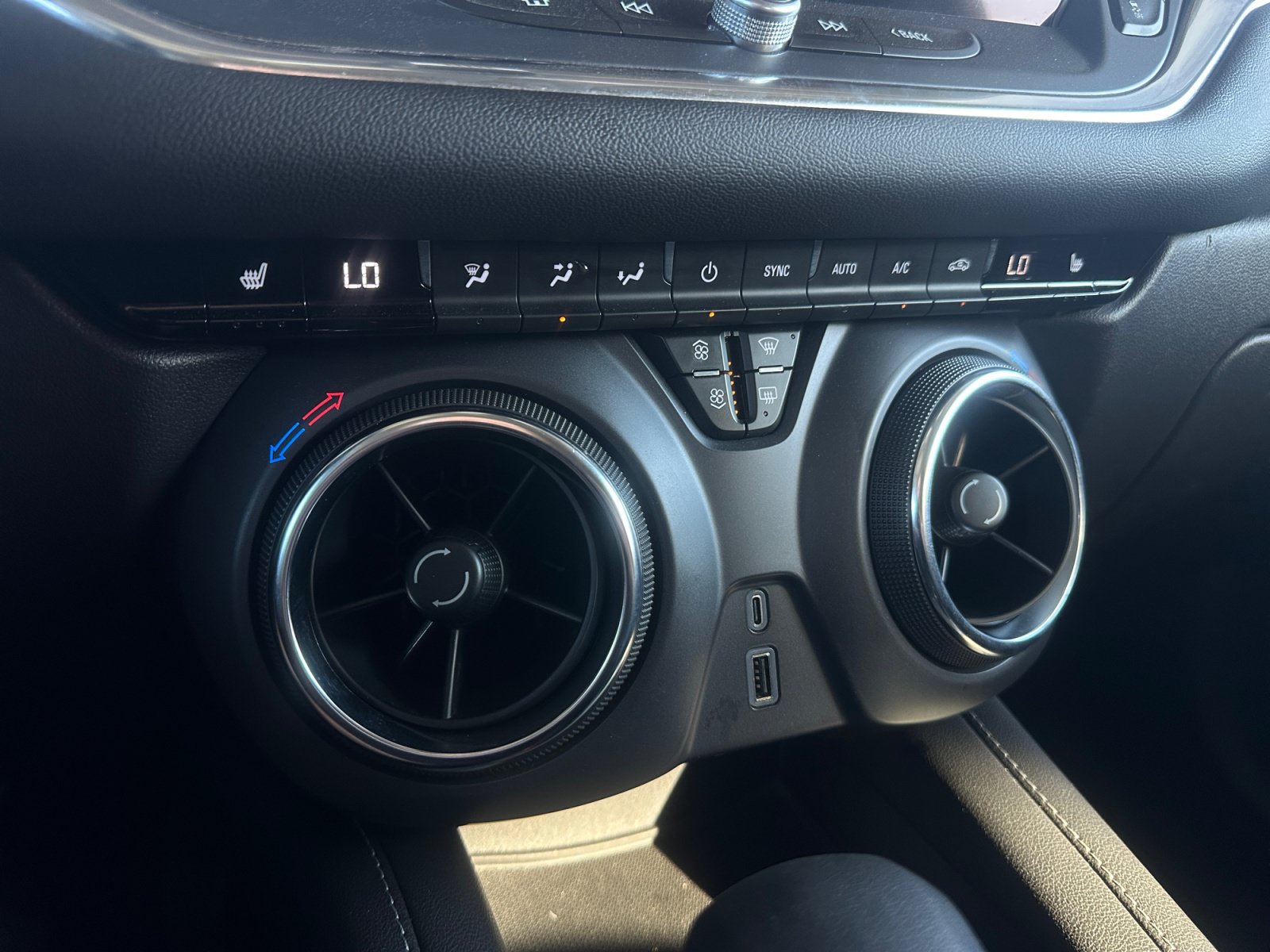 Used 2025 Chevrolet Blazer LT FWD image 25