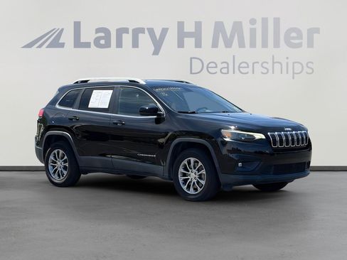 Used 2019 Jeep Cherokee Latitude Plus AWD/4WD image 8
