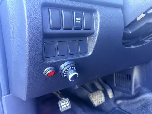 Used 2017 Nissan Titan S image 14