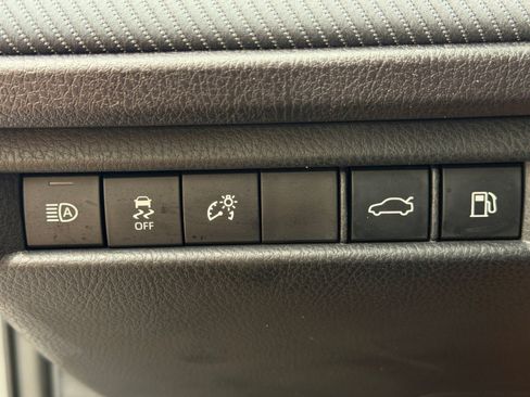 Used 2025 Toyota Camry SE FWD image 24