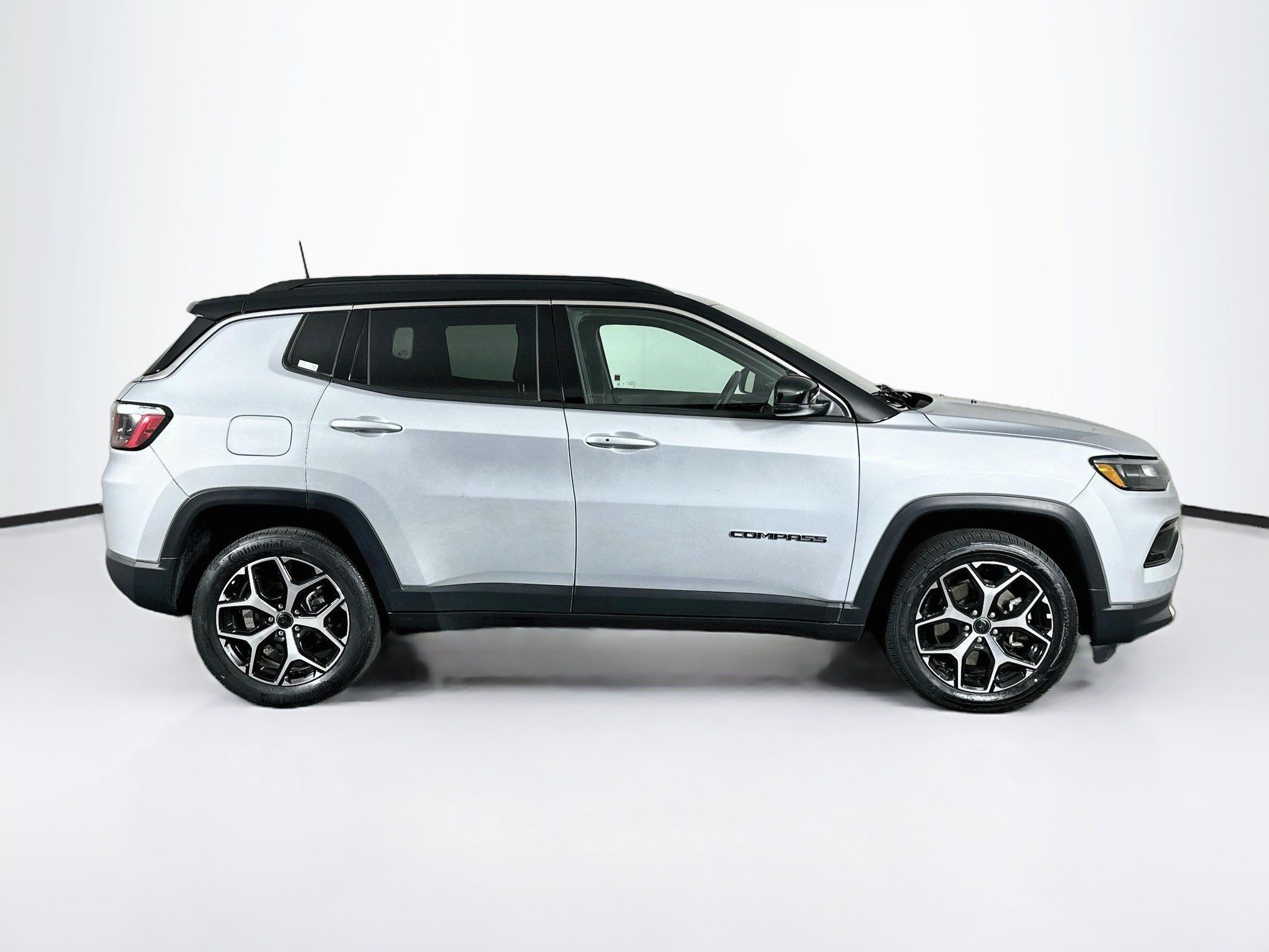 Used 2025 Jeep Compass Limited AWD/4WD image 10