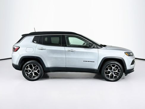 Used 2025 Jeep Compass Limited AWD/4WD image 10