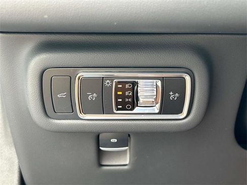 New 2025 Lincoln Nautilus Premier w/ Equipment Group 102A image 28