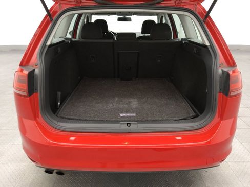 Used 2016 Volkswagen Golf S image 29