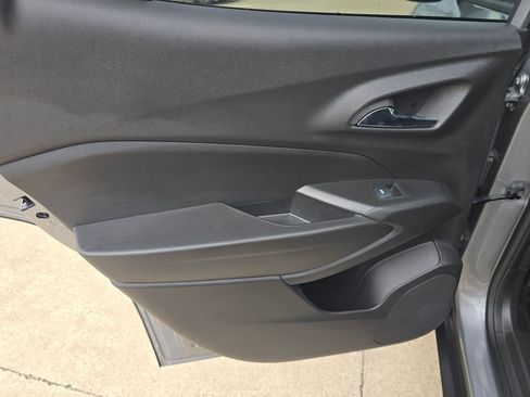 Used 2025 Chevrolet Trax RS w/ Driver Confidence Package image 21