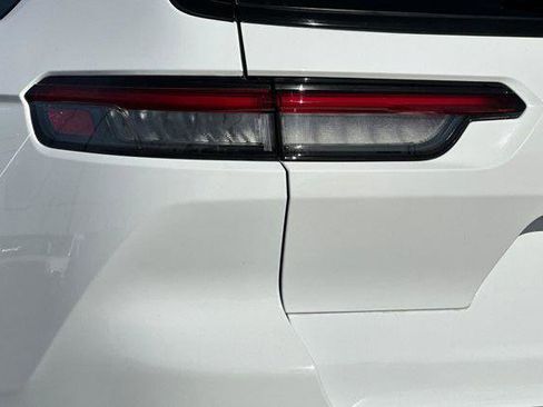 Certified 2023 Jeep Grand Cherokee L Laredo image 27