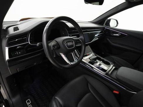 Used 2019 Audi Q8 Prestige image 11