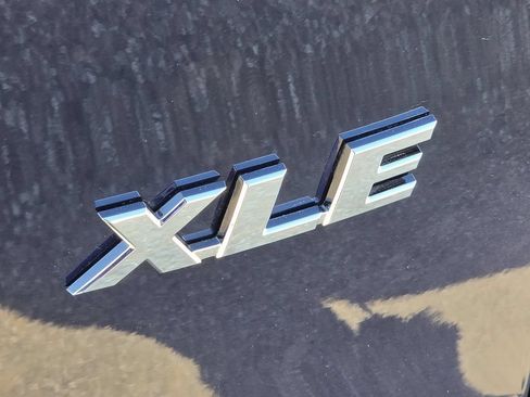 Used 2025 Toyota RAV4 XLE FWD image 11