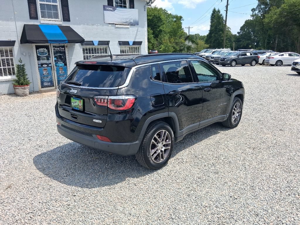 Used 2020 Jeep Compass Latitude w/ Popular Equipment Group FWD image 2