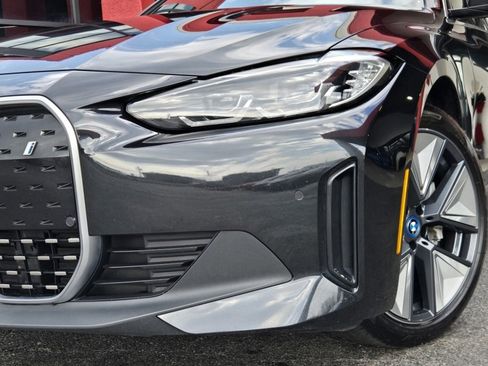 Used 2023 BMW i4 eDrive35 w/ Premium Package image 3