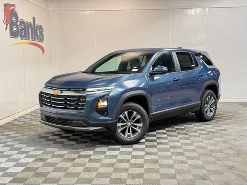New 2026 Chevrolet Equinox LT w/ Convenience Package II AWD/4WD image 2