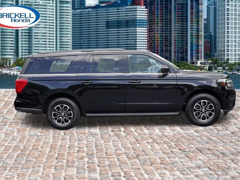 Used 2024 Ford Expedition Max XLT RWD image 4