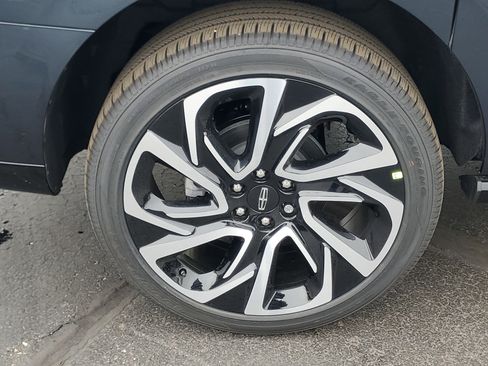 New 2026 Lincoln Navigator L Reserve AWD/4WD image 5