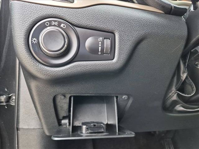 Used 2016 Jeep Cherokee Sport AWD/4WD image 26