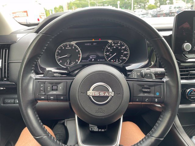 Used 2023 Nissan Pathfinder SV AWD/4WD image 12