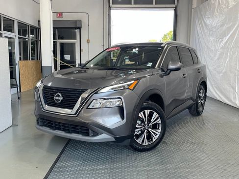 Used 2023 Nissan Rogue SV w/ SV Premium Package AWD/4WD image 2