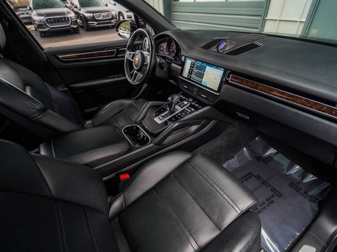 Used 2019 Porsche Cayenne AWD/4WD image 28