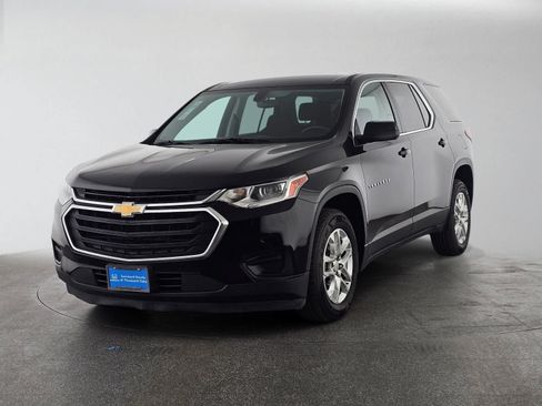 Used 2021 Chevrolet Traverse LS w/ LPO, Cargo Package FWD image 7