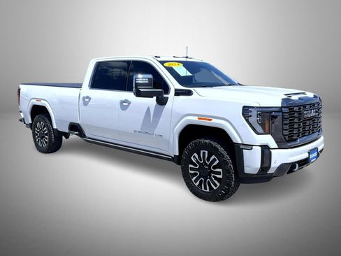 Used 2024 GMC Sierra 3500 Denali Ultimate AWD/4WD image 3
