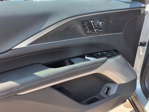 New 2025 Cadillac Lyriq Luxury AWD/4WD image 16
