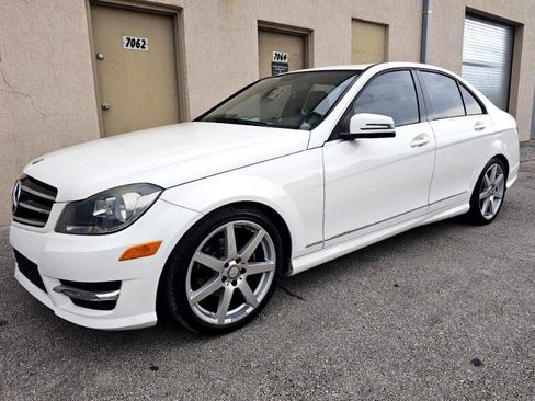 Used 2014 Mercedes-Benz C 250 Sport image 3