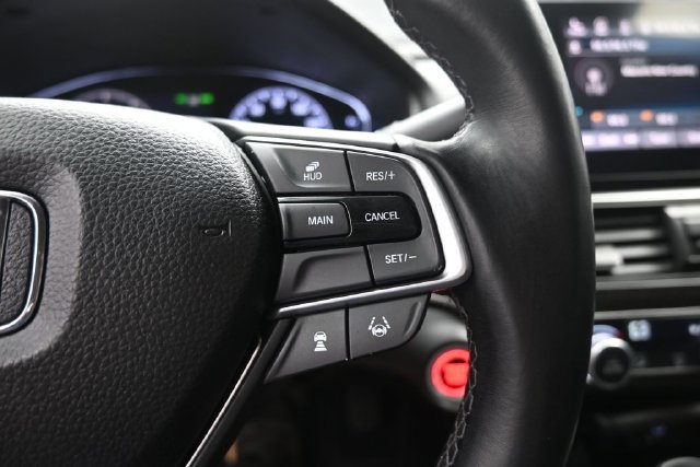 Used 2018 Honda Accord Touring image 15
