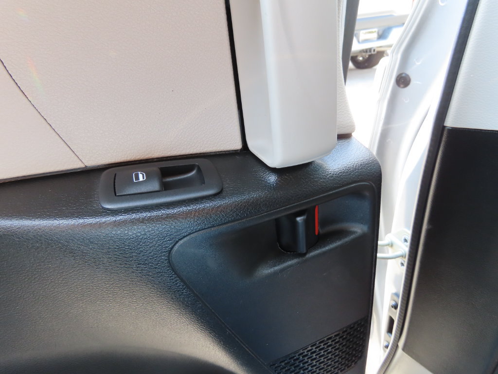 Used 2018 Chrysler Pacifica L FWD image 25