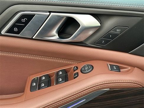 Used 2024 BMW X5 sDrive40i w/ Executive Package image 17