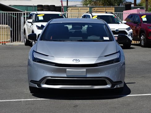New 2027 Toyota Prius Plug-In Hybrid FWD image 3