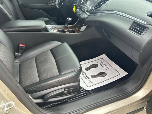 Used 2014 Chevrolet Impala LT w/ Convenience Package FWD image 12