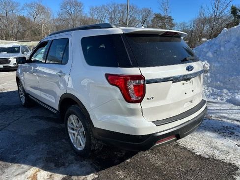 Used 2019 Ford Explorer XLT w/ Equipment Group 202A image 3