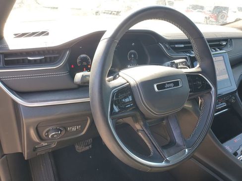 Used 2022 Jeep Grand Cherokee Overland image 11