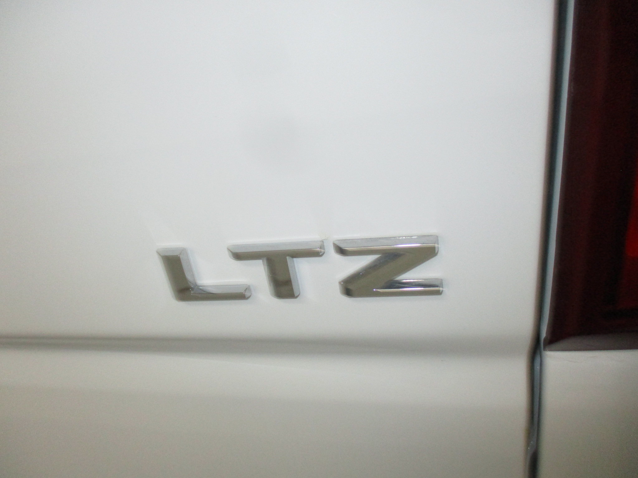 Used 2020 Chevrolet Silverado 1500 LTZ w/ LTZ Convenience Package AWD/4WD image 9