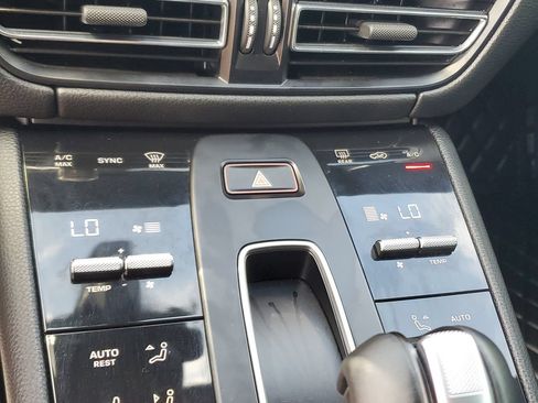 Used 2024 Porsche Macan S AWD/4WD image 21