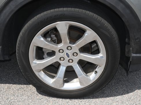 Used 2020 Ford Explorer Platinum w/ Premium Technology Package image 24