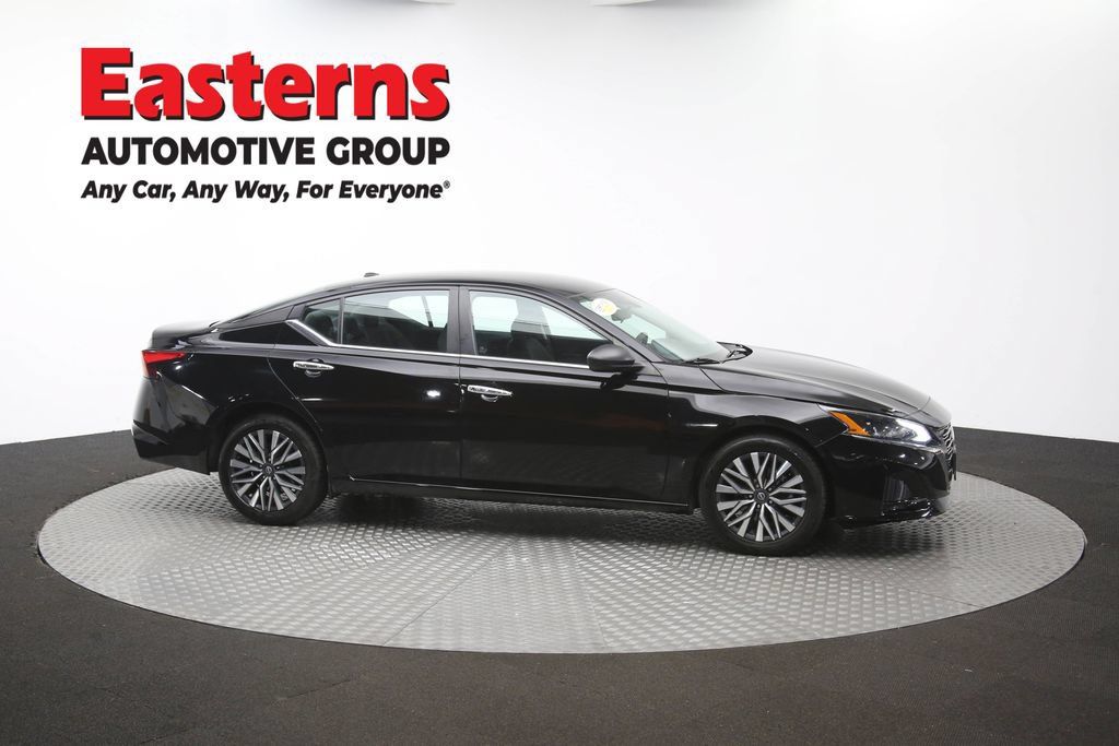 Used 2024 Nissan Altima 2.5 SV FWD image 46