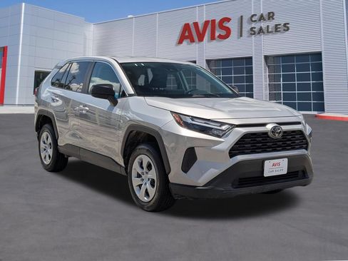 Used 2025 Toyota RAV4 LE AWD/4WD image 9
