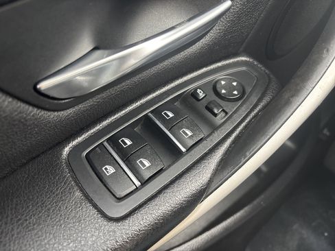 Used 2018 BMW 320i xDrive Sedan w/ Convenience Package image 30