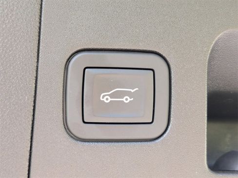 Certified 2025 Cadillac XT5 Premium Luxury image 16