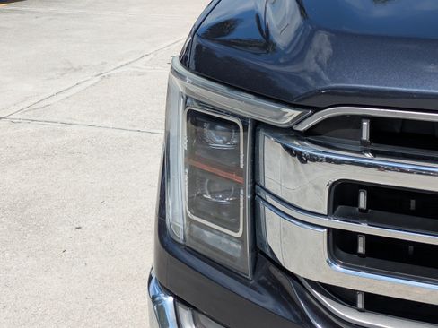 Used 2021 Ford F150 Lariat w/ Equipment Group 502A High AWD/4WD image 9