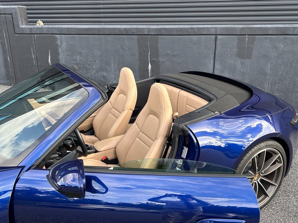 Certified 2024 Porsche 911 Carrera RWD image 15