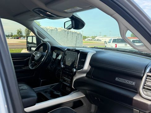 Used 2023 RAM 2500 Laramie AWD/4WD image 14