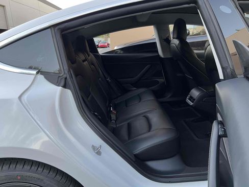 Used 2020 Tesla Model 3 Standard Range Plus image 30