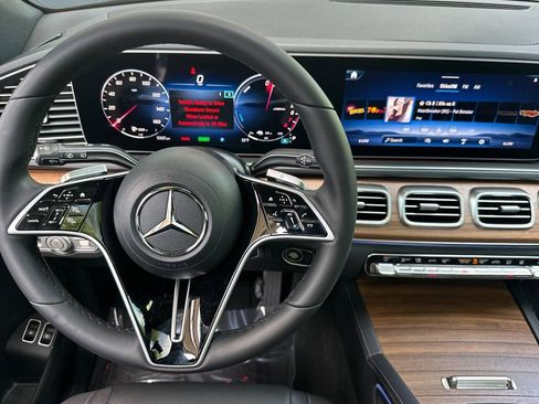 Used 2025 Mercedes-Benz GLE 450e 4MATIC image 28